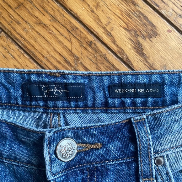 Jesica Simpson weekend relaxed denim - Picture 3 of 4